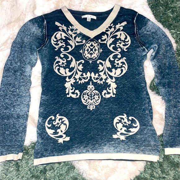 CAbi #261 Blue & Cream Damask V-Neck Long Sleeve Blouse Top Sz L - Picture 6 of 7